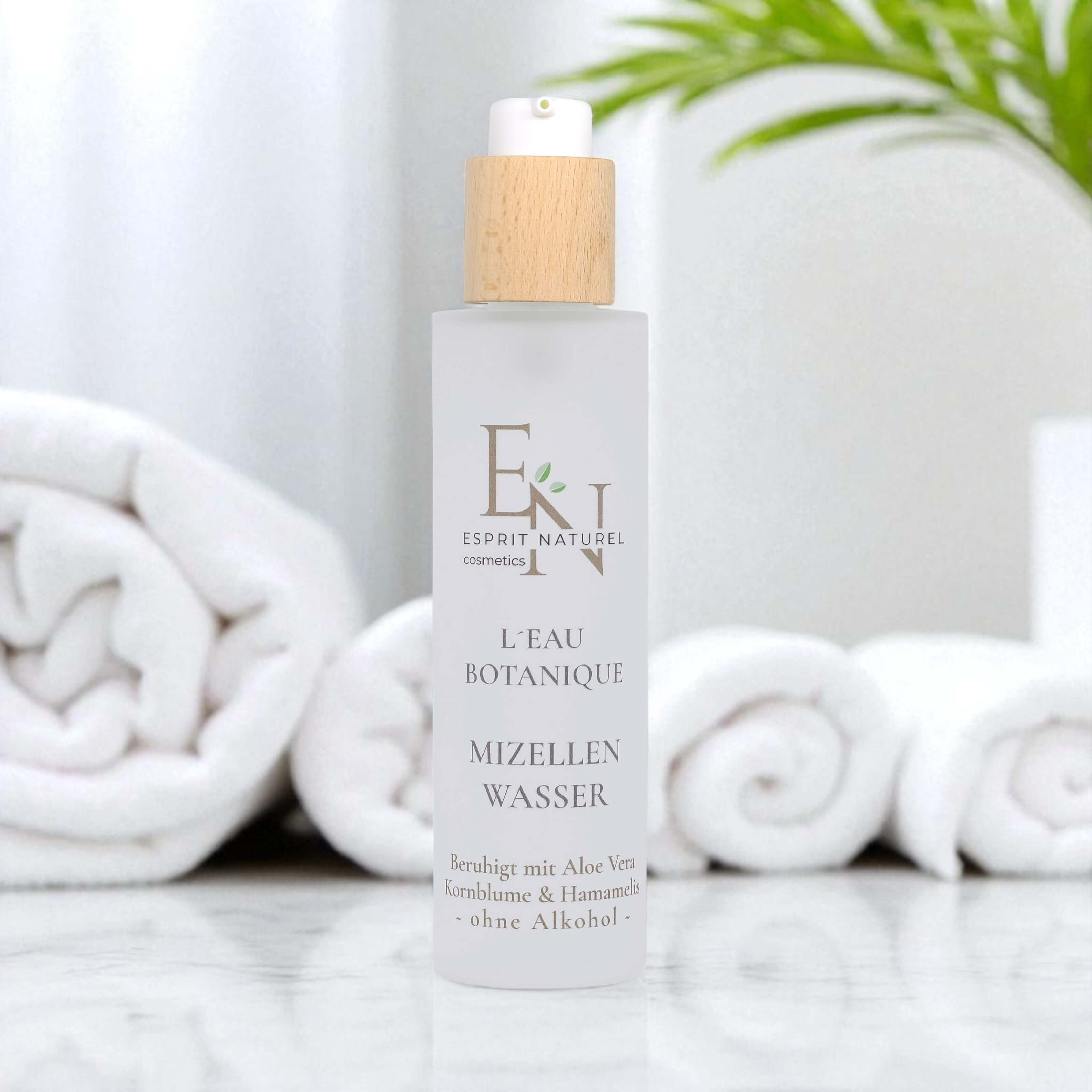 Esprit Naturel Natural Micellar Water in eleganter Glasflasche mit Holzverschluss – sanftes, veganes Mizellenwasser mit Aloe Vera, Hamamelis und Kornblume für gründliche und schonende Gesichtsreinigung