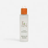 Produktbild Esprit Naturel L’Eau Botanique Micellar Water – sanftes Mizellenwasser in Glasflasche mit Holzverschluss, vegan, palmölfrei und für empfindliche Haut geeignet.